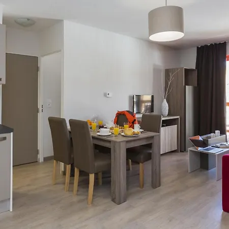 Kompleks wypoczynkowy Odalys Front De Neige 4*